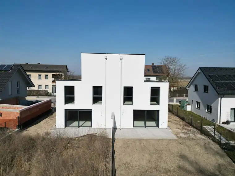 Modernes Wohnen mit Seeblick, ausgezeichnete Grundrisse - perfekte Verkehrsanbindung!