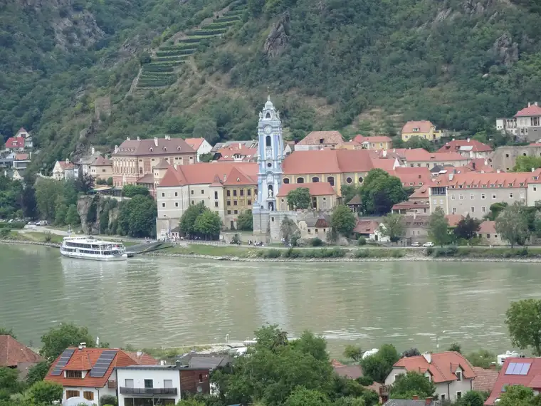 Wachau : Einzigartiger Garten in Rossatz ! Blick auf Donau, Dürnstein, blauer Turm, Rossatz etc.