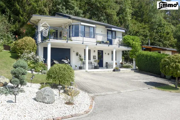 Charmantes Einfamilienhaus mit Bergblick, Garten &amp; Pool
