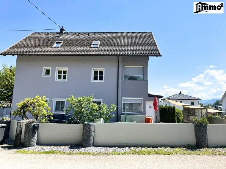 Vollmöblierte Eigentumswohnung in Velden – mit Balkon &amp; Wintergarten