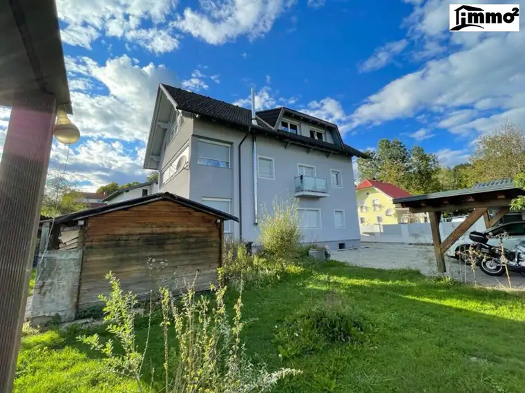 Anlegertraum in Velden: 3 Wohneinheiten, XXL Garten &amp; Platz für Neubau