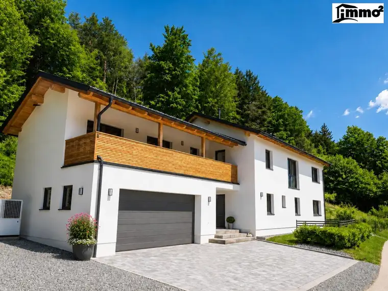 Ein Rückzugsort der besonderen Art – Rarität mit eigenem Wald &amp; Seeblick