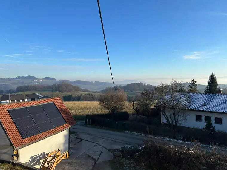 Vermiete sonnige 2-Zimmer-Wohnung in absoluter Ruhelage- Heizkosten inkludiert / Rent sunny 2-room apartment in an absolutely quiet location; heating cost included