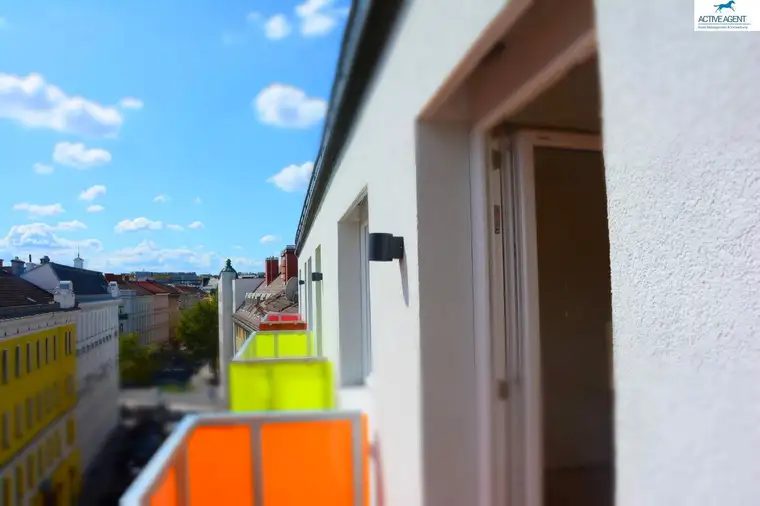 Sonnendurchflutete und ruhige, exklusive Wohnung im 1. DG mit Balkon zu vermieten - PROVISIONSFREI!