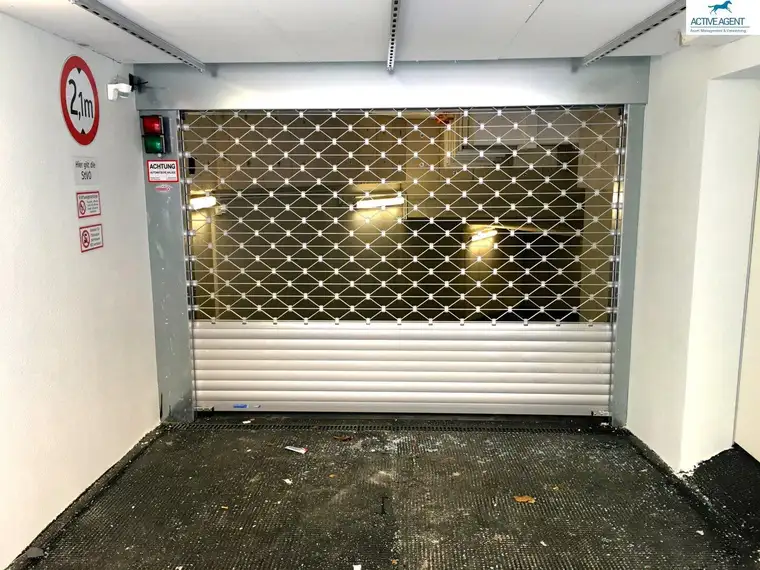 Bequemer Garagenplatz in der Ullmannstrasse ab 1.September zu vermieten