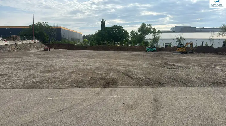 Große Freiflächen (Abstellplatz/Busse/Fahrschule/Freilager usw...) ab ca. 1.500m2 in Wien/Simmering, 1110 Wien ZU MIETEN