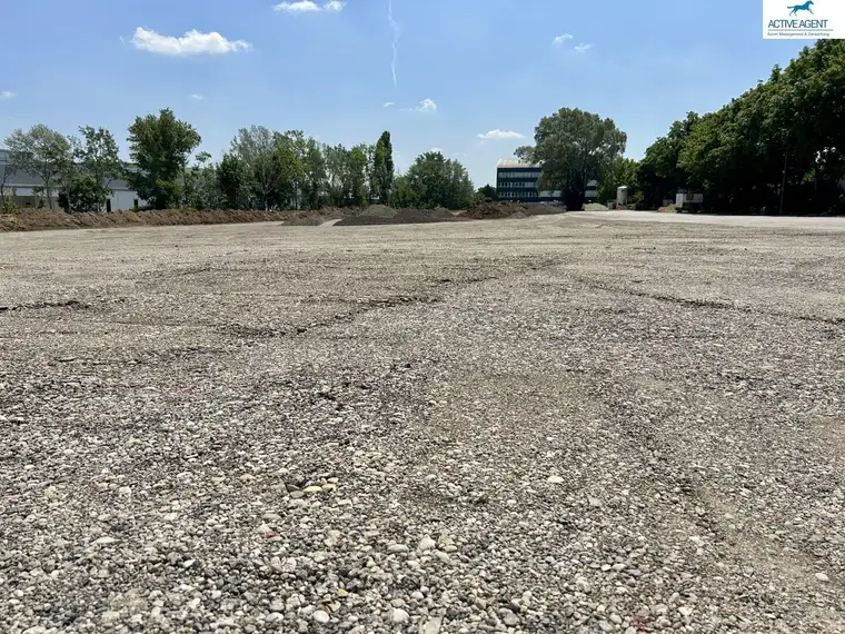 Neu errichteter Abstellplatz/Busse//Freilager usw... ab ca. 2.000m2 in Wien/Simmering, 1110 Wien ZU MIETEN
