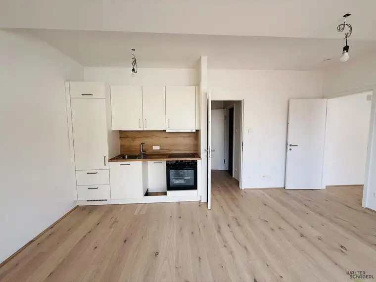 ***Ruheoase im Zentrum: Premium Wohnung mit Blick ins Grüne***