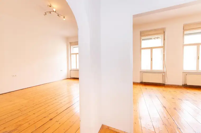 Charmante Altbauwohnung mit Balkon – 73 m² um nur € 649 inkl. BK!