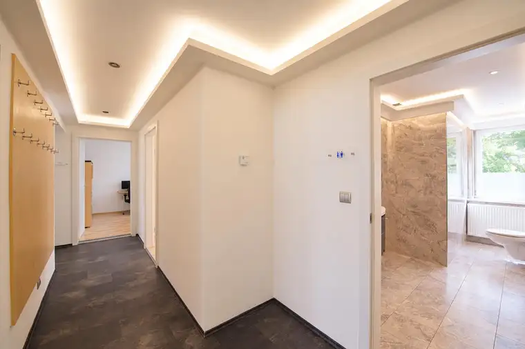 Raum für Ihren Erfolg – Büro oder Ordination mit Balkon nahe dem Grazer Hauptbahnhof