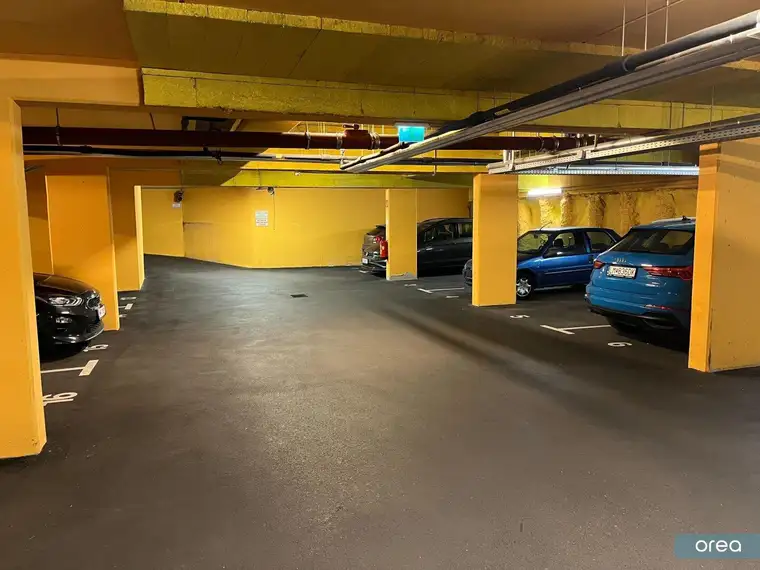 orea | Garagen-Investment in 1140 Wien – 3 vermietete Stellplätze in guter Lage! | BEC