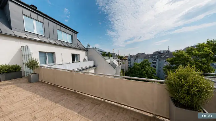 orea | 2,5-Zimmer-Dachgeschosswohnung mit zwei Terrassen in 1110 Wien