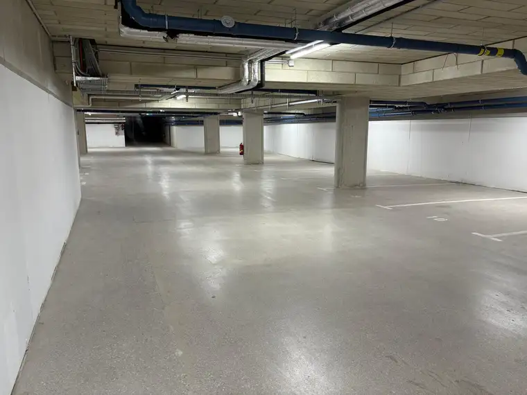 Tiefgaragenstellplatz in Bad Vöslau rollstuhlgeeignet