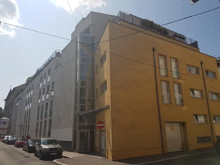 16, Lambertgasse 3-5_ Garagenparkplatz