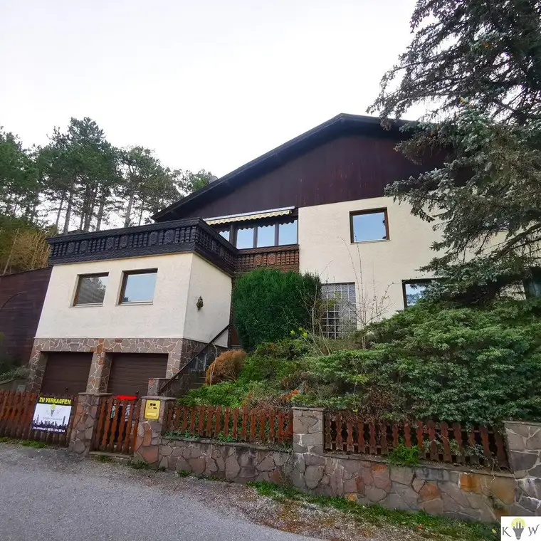 Tolles Zweifamilienhaus in absoluter Ruhelage mit wunderbarem Fernblick