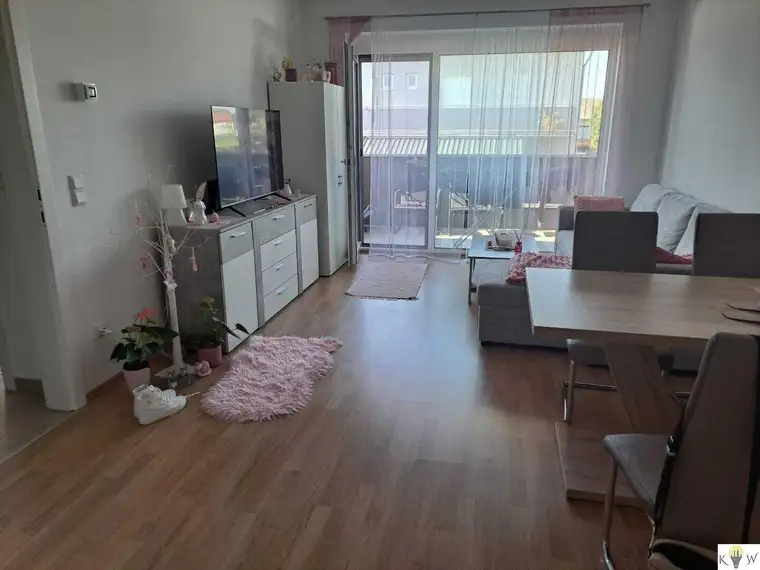 Sonnige 2 Zimmerwohnung mit Balkon!