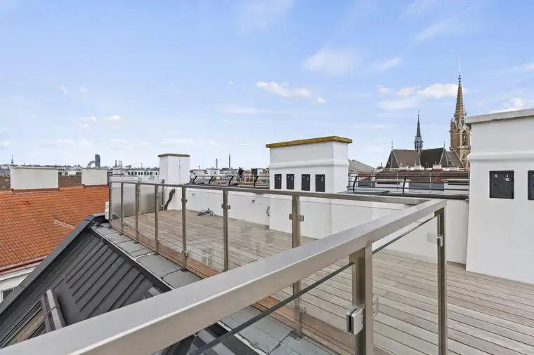 Exklusive 4-Zimmer Dachgeschosswohnung mit 360° Blick &amp; Terrasse in bester Lage von 1030 Wien!