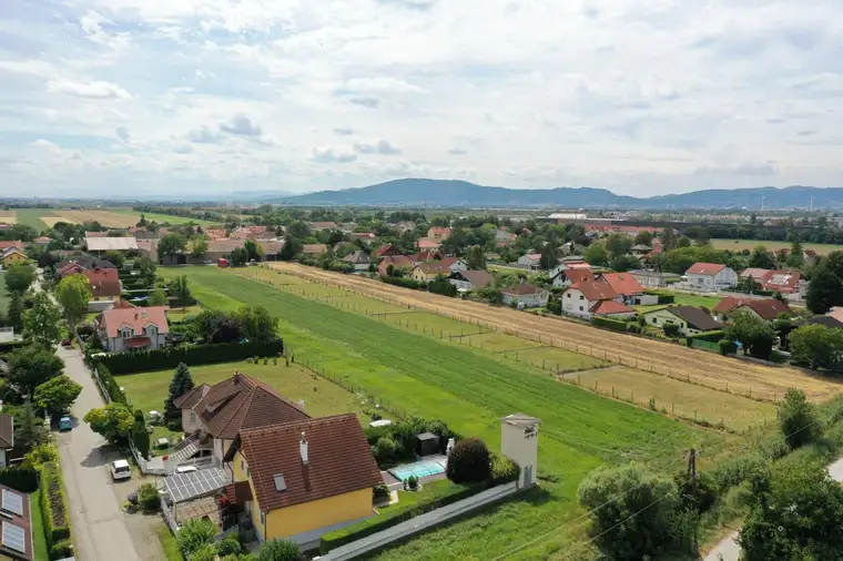 Baugrundstück in Top Lage! Stadtgrenze Wien, perfekte öffentliche Anbindung in die Innenstadt von Wien