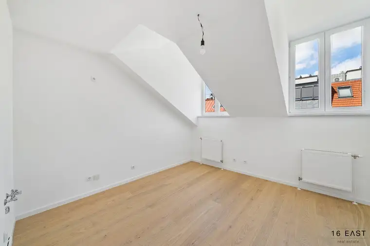 Erstbezug! Helle 2-Zimmer Dachgeschosswohnung, Toplage!
