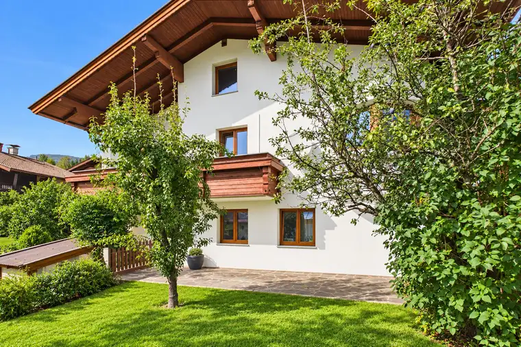 Immobilie mit Entwicklungspotenzial in sonniger Hanglage