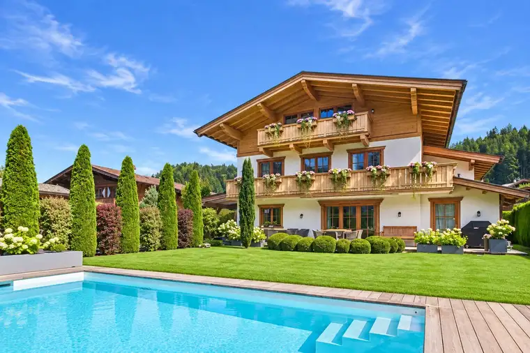 Landhaus mit idyllischer Gartenanlage, Pool und Kaiserblick