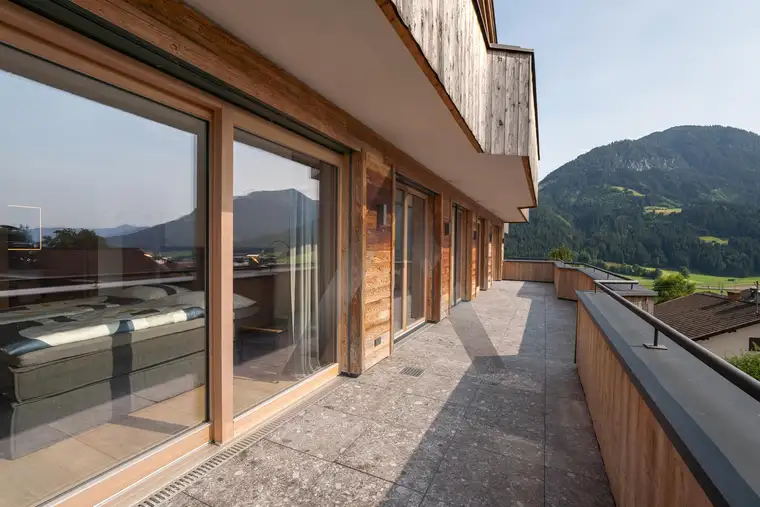 Ruhig gelegene moderne Wohnung mit traumhaften Bergblick