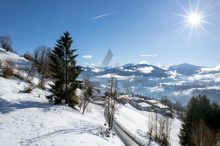 Grundstück mit Baugenehmigung in einzigartiger Sonnen- &amp; Panoramalage