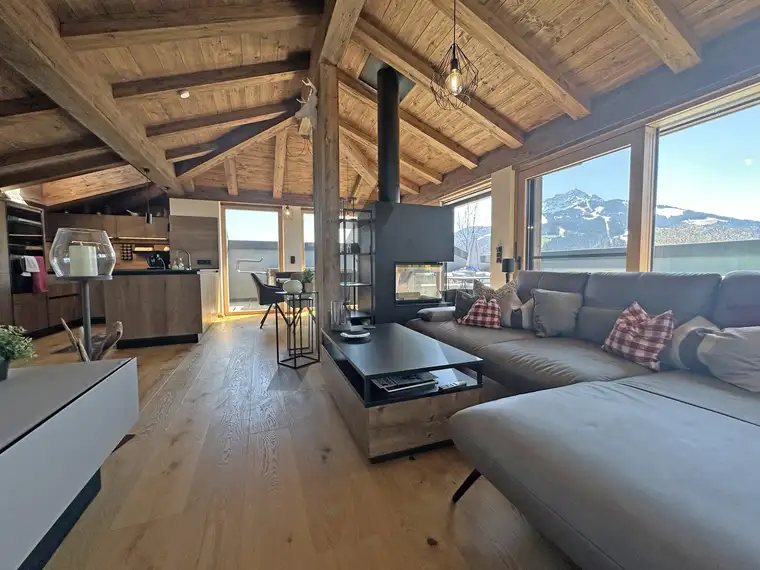 Maisonette-Dachgeschoss mit Dachterrasse, Whirlpool &amp; Sauna