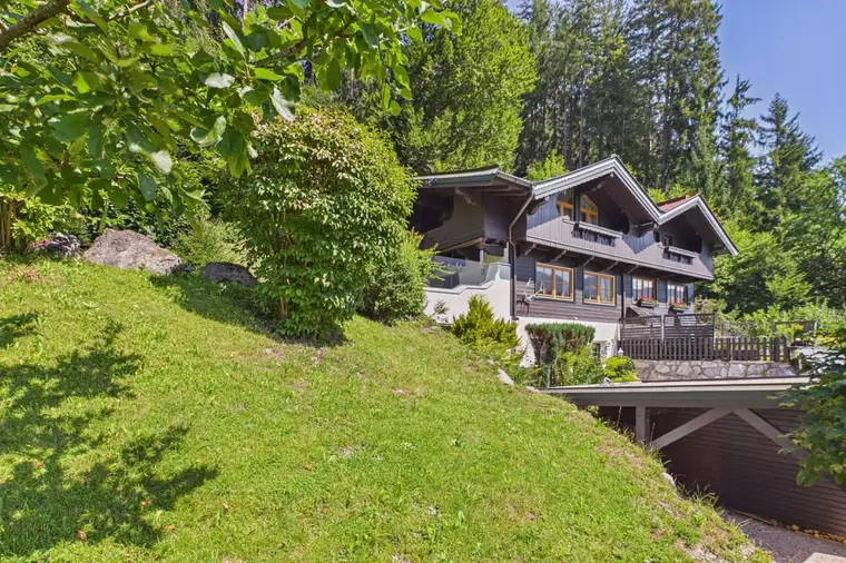 Alpines Doppelwohnhaus in sonniger Aussichts- und Alleinlage