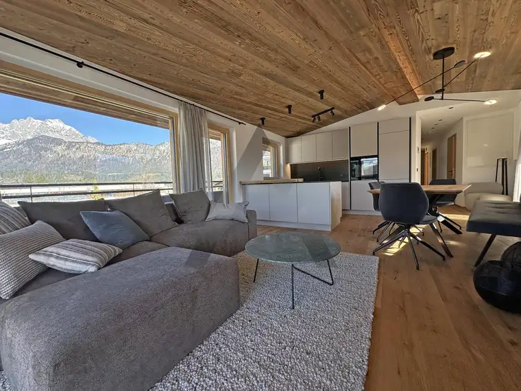 Erstbezug: Penthouse in zentraler Lage mit traumhaften Blick