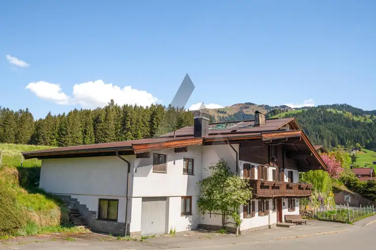 Hohe Baumassendichte: Zentrumsnahes Grundstück mit Altbestand und direkter Pistenanbindung
