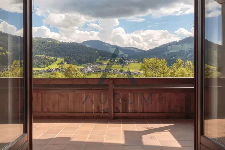 Sonnige Dachgeschosswohnung mit Berg- &amp; Fernblick