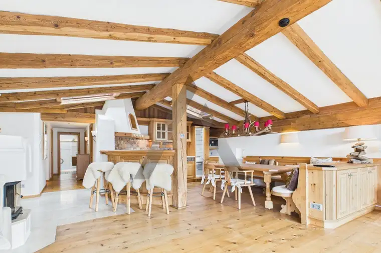 Dachgeschosswohnung im Tiroler Stil an der Fleckalmbahn