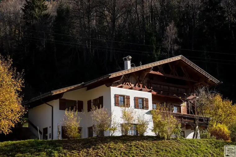 RESERVIERT!!! Einzigartiges Tiroler Landhaus mit über 250m² Wohnfläche &amp; Bergpanoramablick ganzjährig zu mieten!