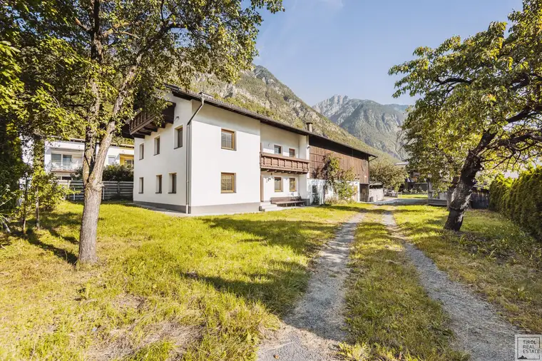 Ländlicher Wohntraum auf 1.500 m² – charmantes Bauernhaus für Familien oder Bauträger