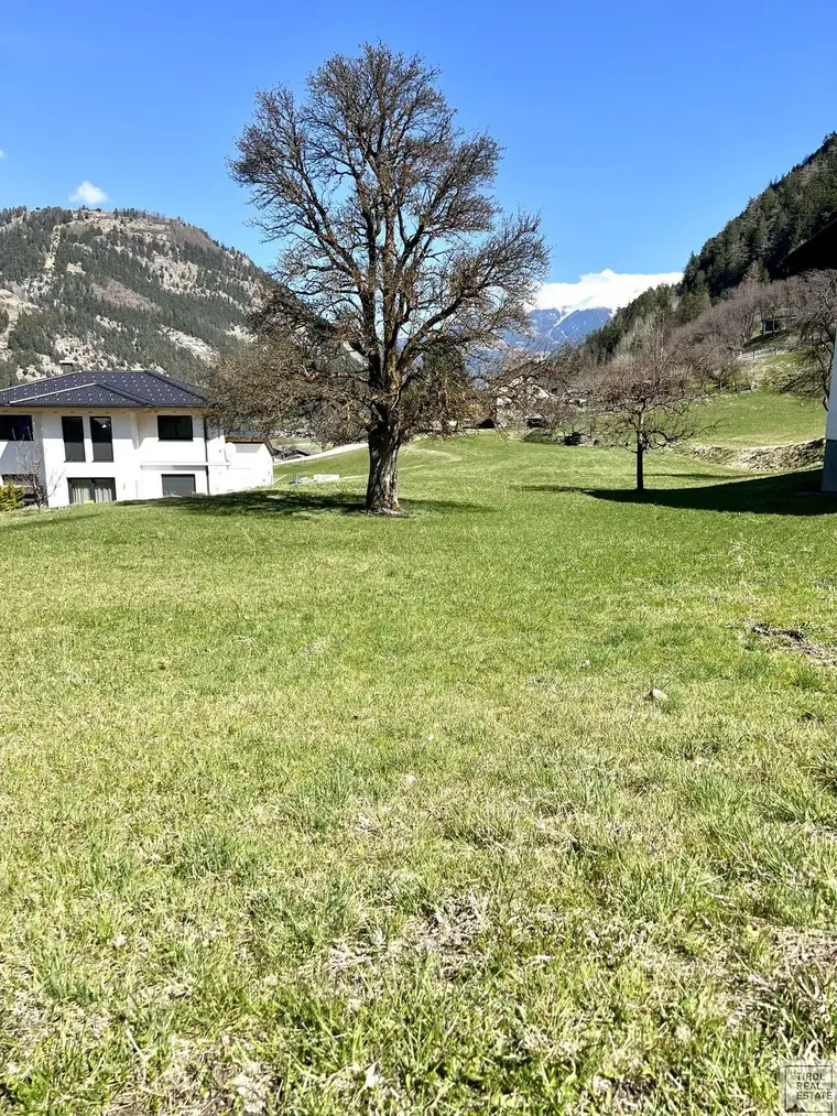 RESERVIERT!!! Baugrundstück mit 548 m² und Süd-Ausrichtung, voll erschlossen, Zufahrt gesichert!