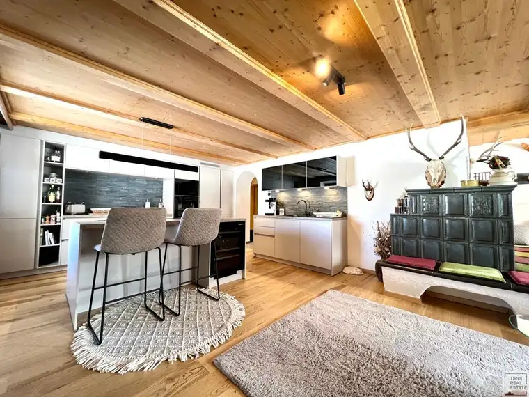 Reinkommen &amp; Wohlfühlen - Prachtvolle Wohnung im Tiroler Stil mit Ski in / Ski out