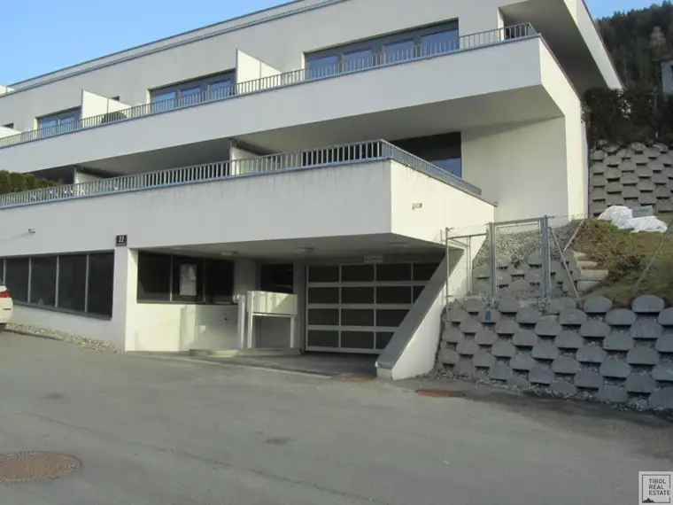 Neuwertige -2 Zi Terrassenwohnung