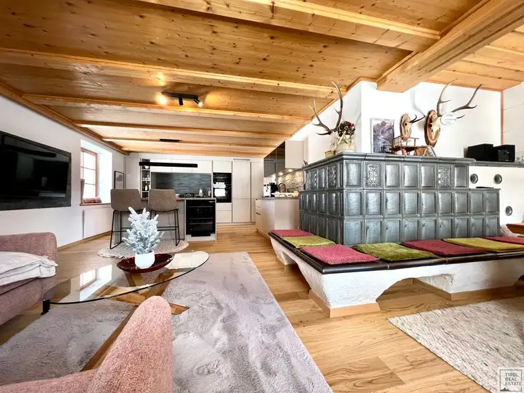 Reinkommen &amp; Wohlfühlen - Prachtvolle Wohnung im Tiroler Stil mit Ski in / Ski out