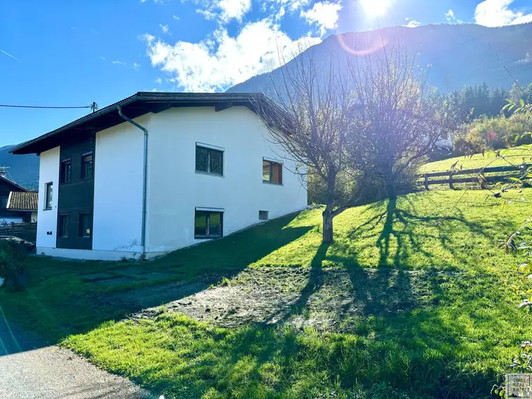 Einfamilienhaus auf großem Grundstück mit traumhafter Aussichtslage!