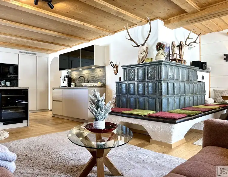 Exklusive Wohnung im Tiroler Stil in fantastischer Ruhelage