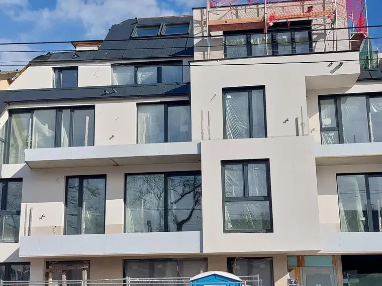 TOP-Dachgeschosswohnung mit vier Terrassen