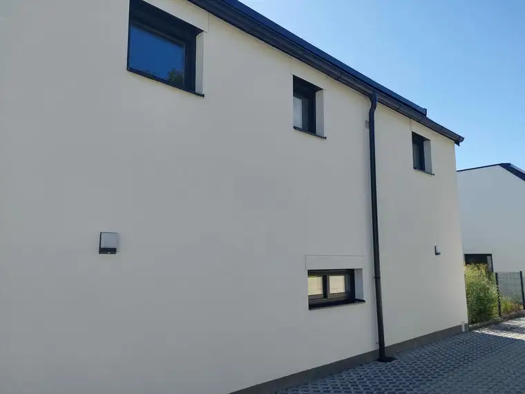 PROVISIONSFREI: Doppelhaus von hoher Qualität - nur noch ein Stück verfügbar