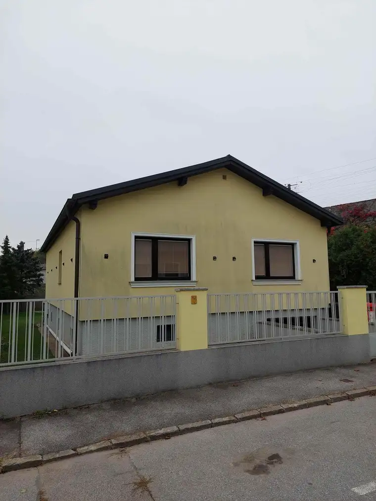 Nettes Einfamilienhaus mit großem Garten