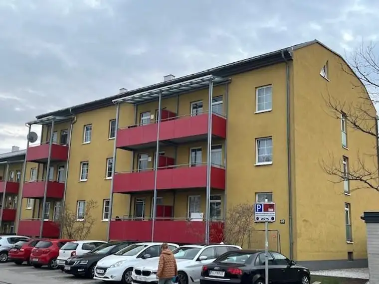 Sonnige 2-Zimmerwohnung mit großer Dachterrasse!