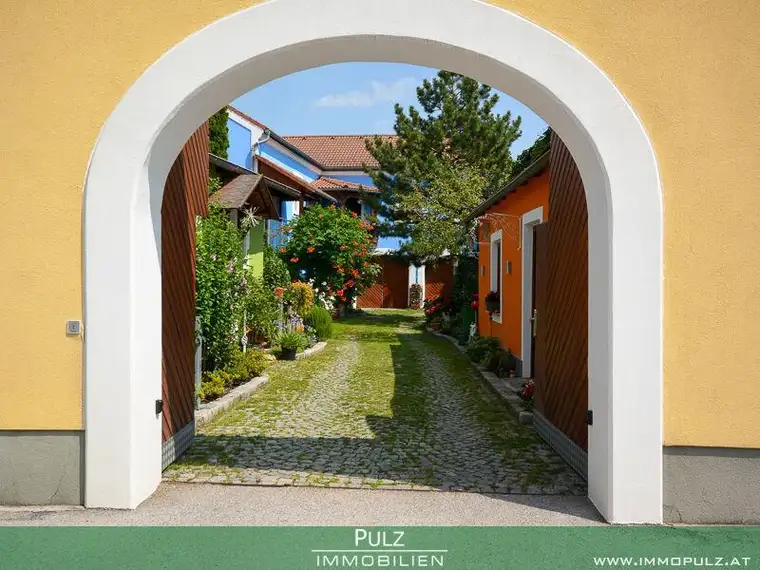 IDYLLISCHE LIEGENSCHAFT in ZENTRALER LAGE