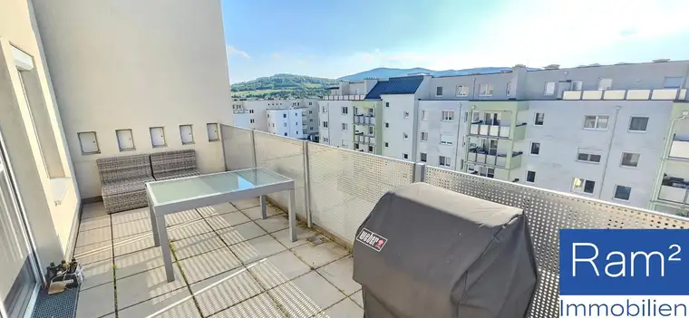 Helle 3-Zimmer-DG-Wohnung mit Fernblick auf die Weinberge im Süden von Wien zu verkaufen