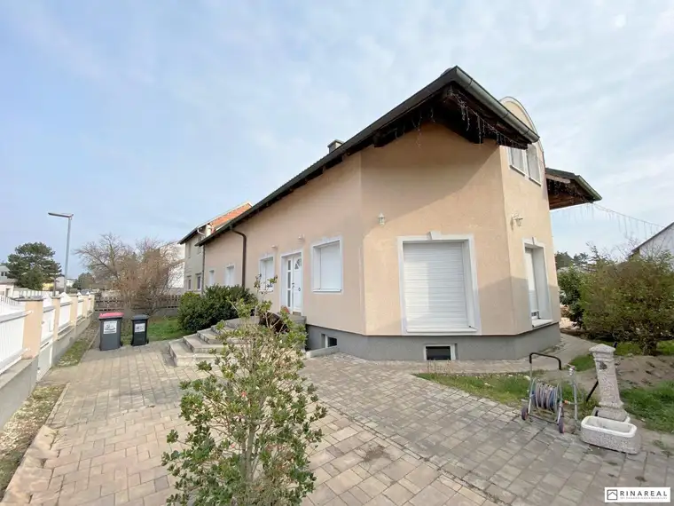 Einfamilienhaus mit ca. 1.041 m² Grundfläche | Pool | Garage &amp; Carport | Nähe Badener Straße