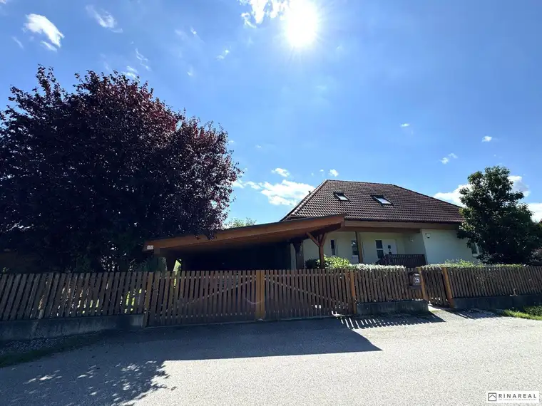 MOLLRAM - Einfamilienhaus mit ca. 1.268 m² Eigengrund | Baujahr 2009 | Sauna &amp; Whirlpool | Luftwärmepumpe, PV-Anlage, Klimaanlage uvm.