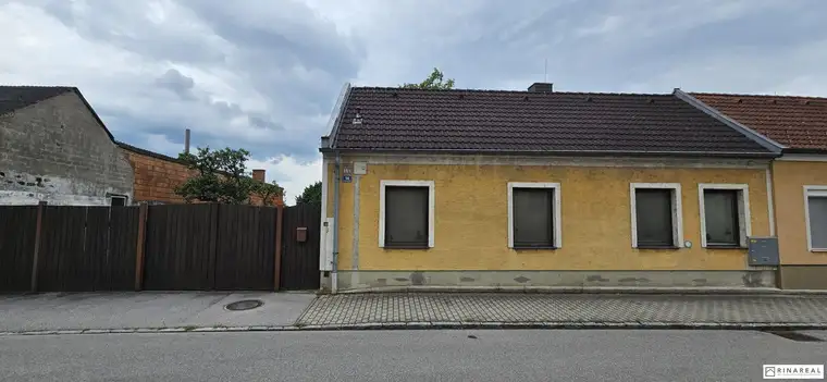 Sanierungsbedürftiges Wohnhaus | 1.117 m² Eigengrund | Altbau mit Zubau aus 2008 | ca. 86 m² Nutzfläche | Gaszentralheizung | Untersiebenbrunn - Freundschaftsgasse